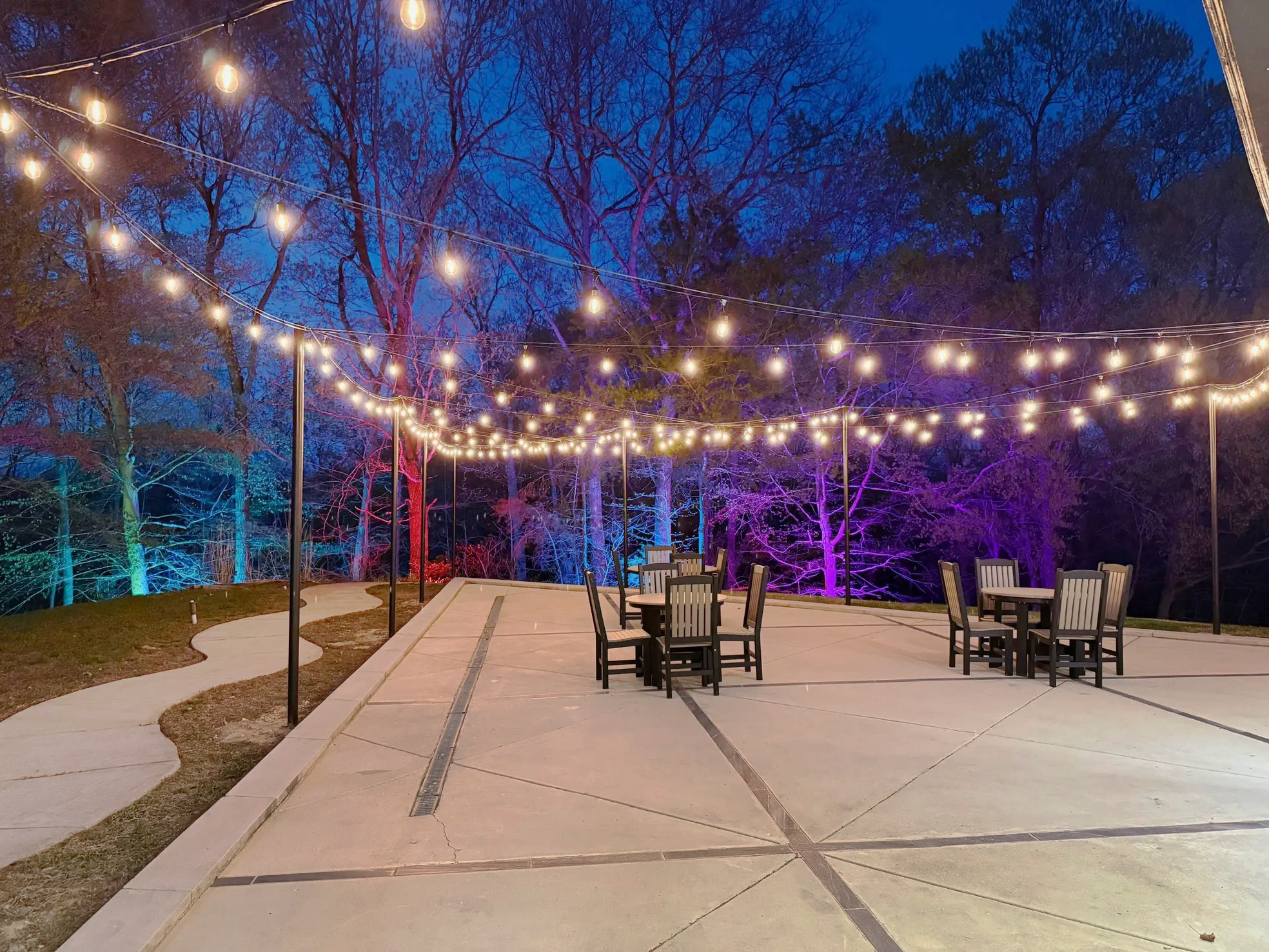 The courtyard at White Oak Manor